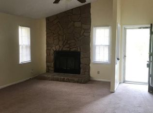 6321 Firefly St, Fayetteville, NC 28306