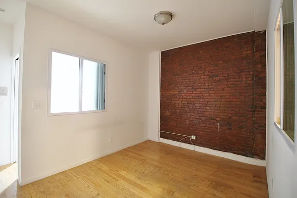 Rented by Julianna Realty Corp | media 5