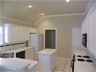 3rd image of 908 Smokerise Cir