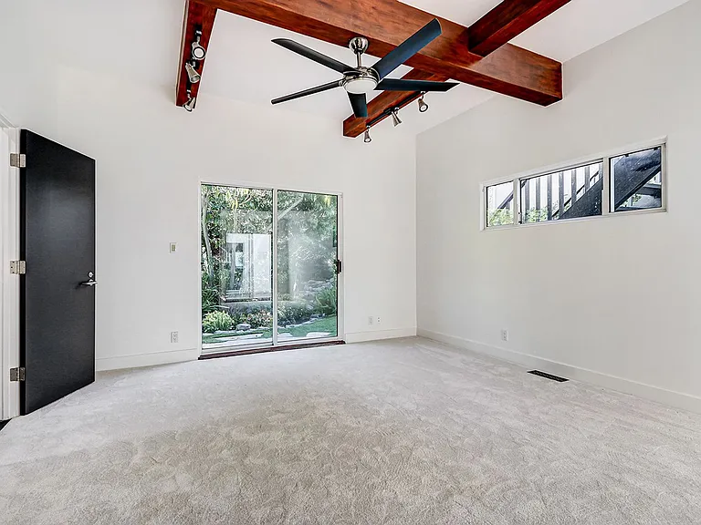 204 N Poinsettia Ave — Photo 20