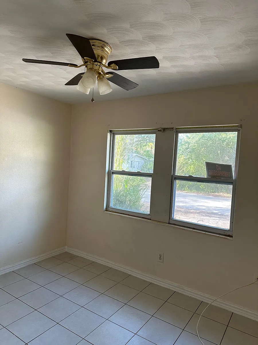 Building Photo - 1501 18th Avenue Dr W