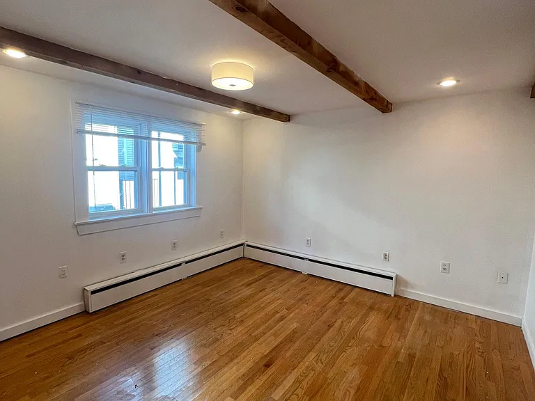 275 Gold St — Photo 6