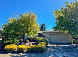8812 Oakmont Dr, Santa Rosa, CA 95409