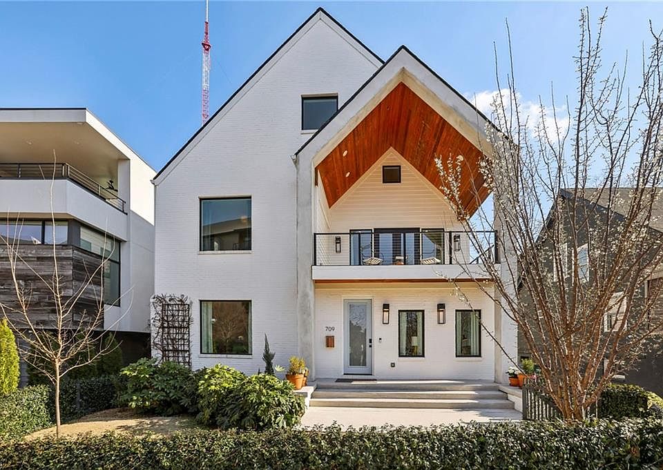 1st image of 709 Ralph McGill Blvd NE