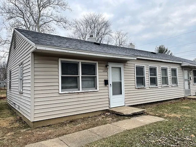 1404 E Michigan Ave photo 1