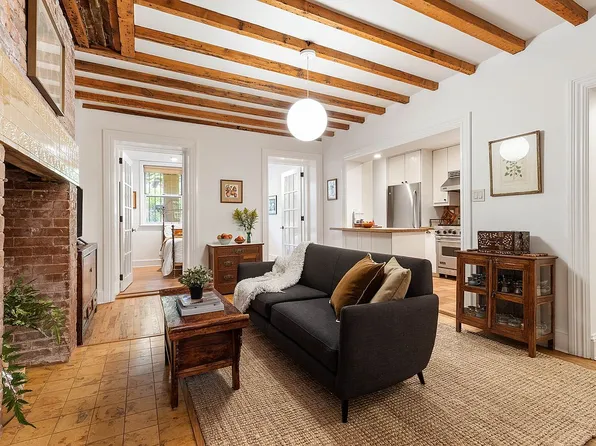 328 Clinton Ave APT 1, Brooklyn, NY 11205