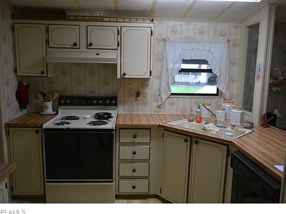 4th image of 19300 Tuckaway Ct #53A
