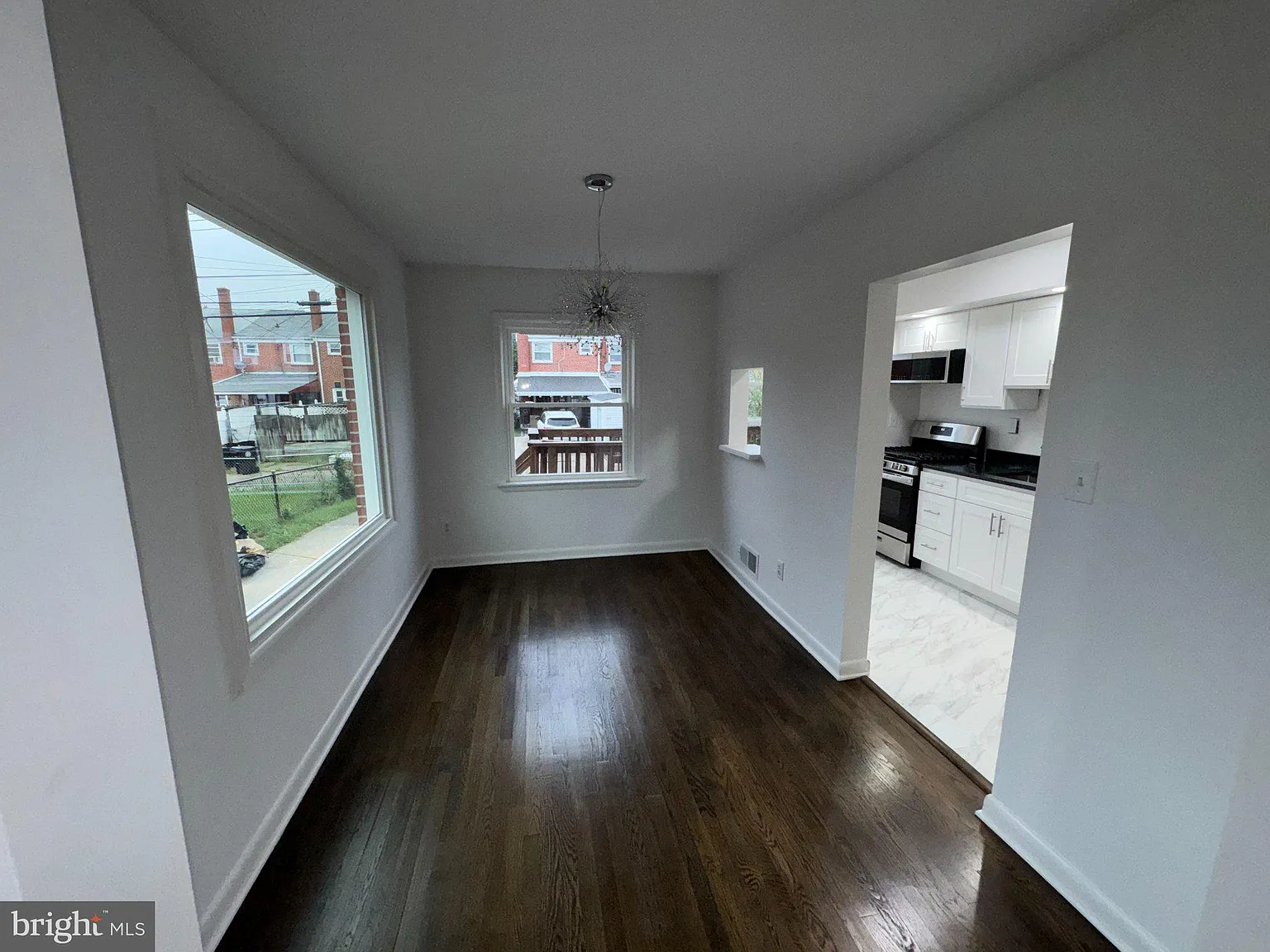 3 bed, 2.0 bath, 1144 sqft, $2,500 — Photo 4