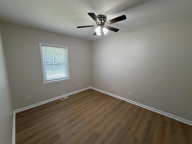22497 Yates Ave — Photo 4