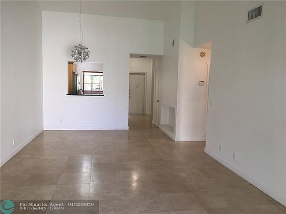 3rd image of 1921 SW 15th St APT 36