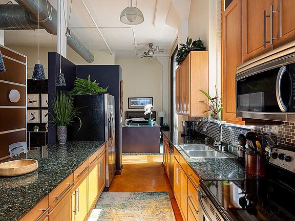 5th image of 309 E Market St Unit 204