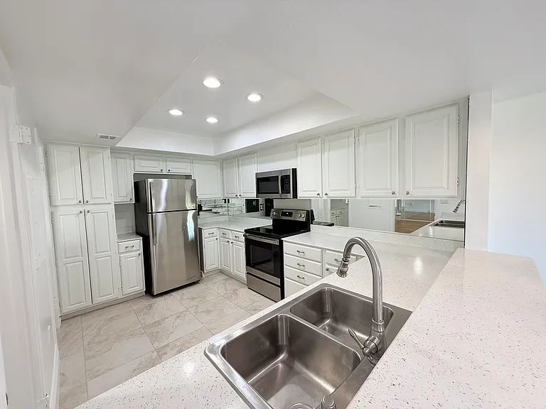 Canyon Villas — Photo 25