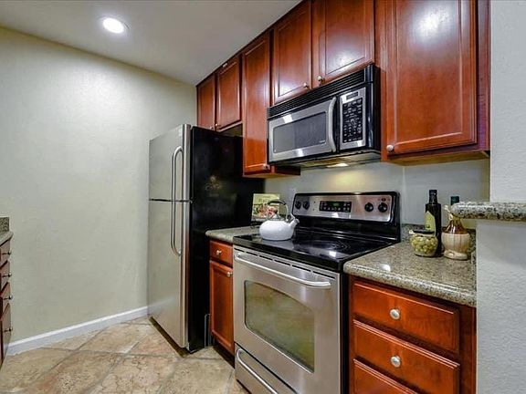 5th image of 955 Catkin Ct