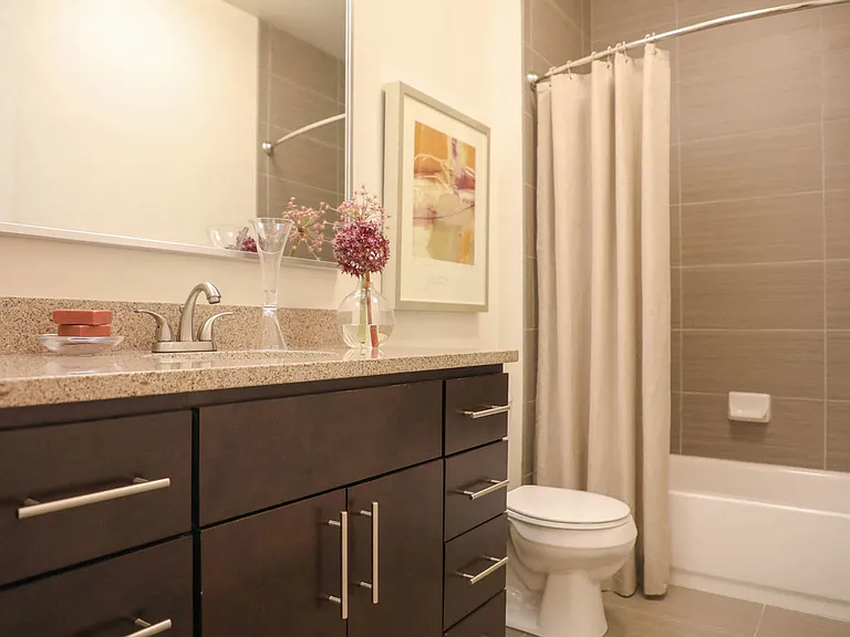 Mocha Cabinet Bath