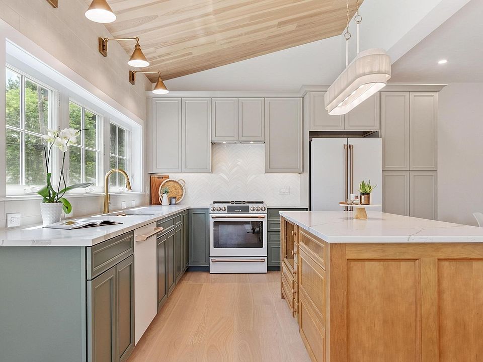 1st image of 60 Neillian St #60