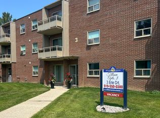 3 Erie Ct, Tillsonburg, ON N4G 4T4