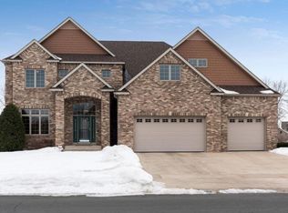 9859 Vagabond Ln N, Maple Grove, MN 55311