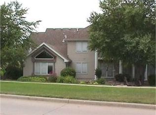 612 Bos Landen Dr #5A, Pella, IA 50219