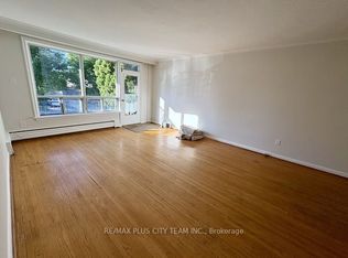 44 Meadowbrook Rd #2, Toronto, ON M6B 2S6