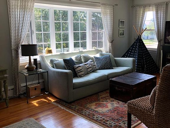 3rd image of 144 Elm St