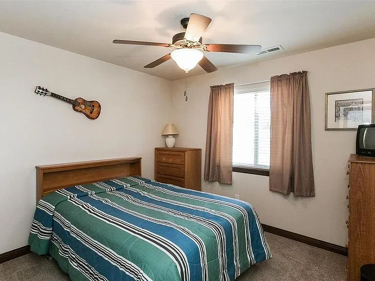 150 N Park Ridge Rd — Photo 11