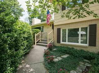 2831 Oregon Ln, Manhattan, KS 66502