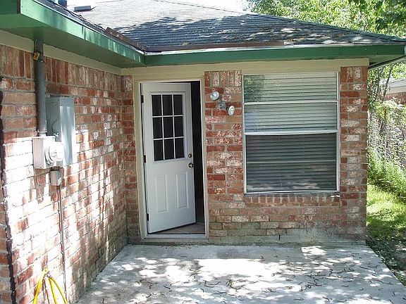 5th image of 634 Bradley St