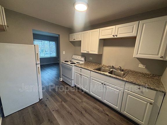 3rd image of 2109 119th St APT 14