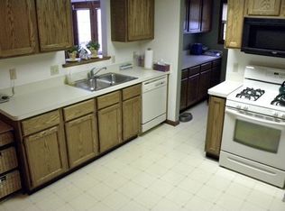 39310 King Edward Ct, Willoughby, OH 44094