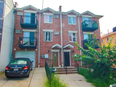 8048 59th St, Ridgewood, NY, 11385