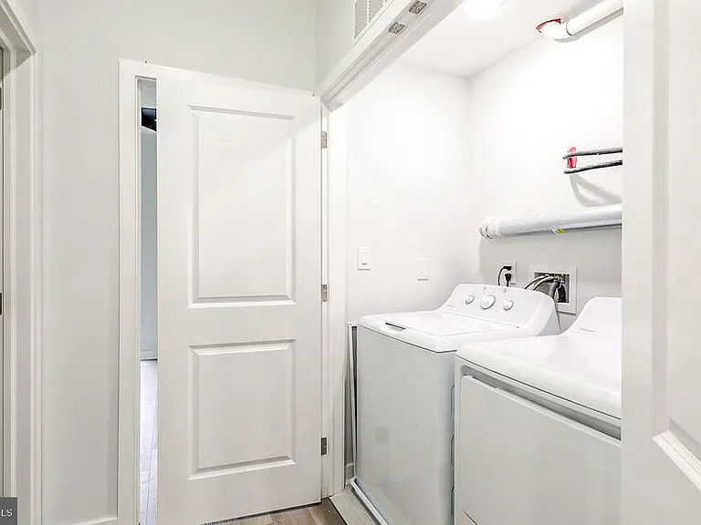 5217 Irving St #2 — Photo 17