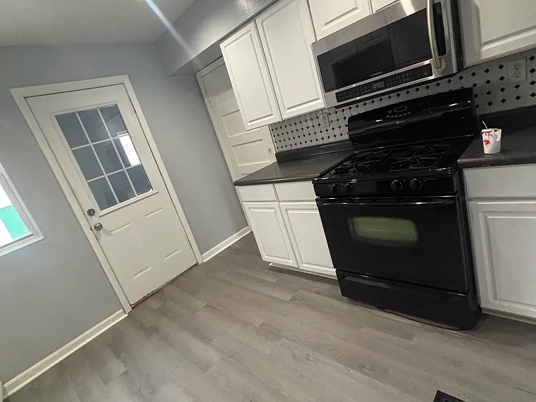 615 W Morrell St — Photo 2