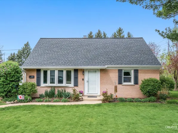 3S502 Lorraine Ave, Warrenville, IL 60555