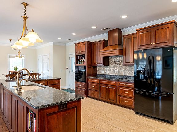 3rd image of 14338 Mountain Top Ln