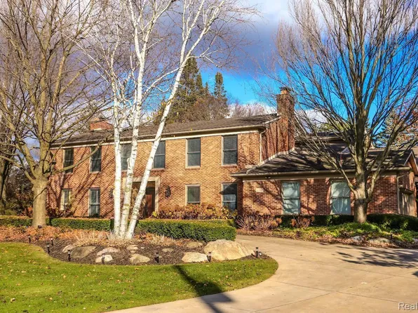 4516 Wagon Wheel Dr, Bloomfield Hills, MI 48301