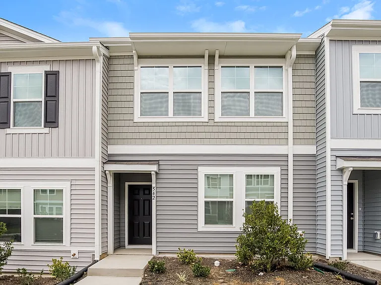 542 Landing View Dr — Photo 1
