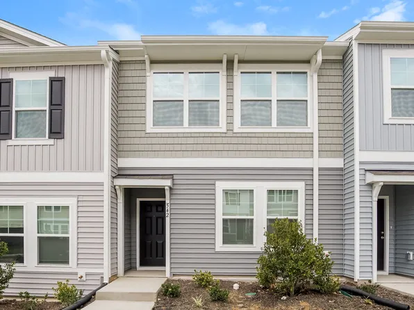 542 Landing View Dr, Wendell, NC 27591