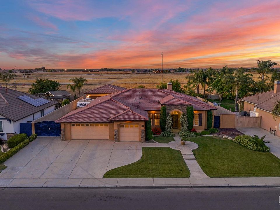1st image of 15056 Redwood Springs Dr