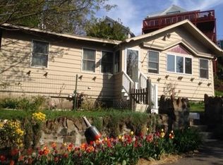 8 Hillcrest Ave, Nahant, MA 01908