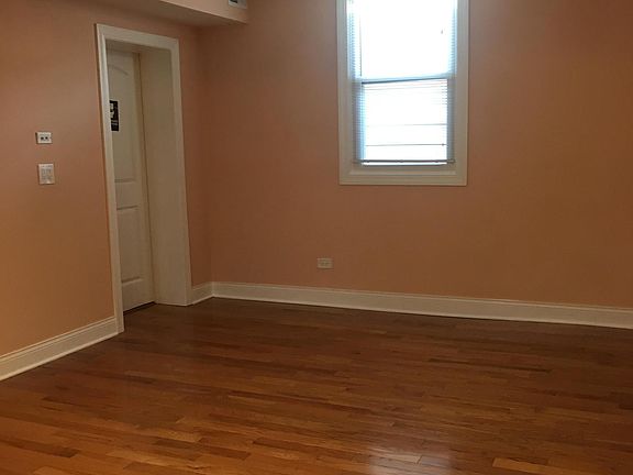 2nd image of 3648 W Belmont Ave #2R
