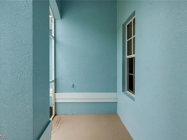 22203 Seashore Cir — Photo 5