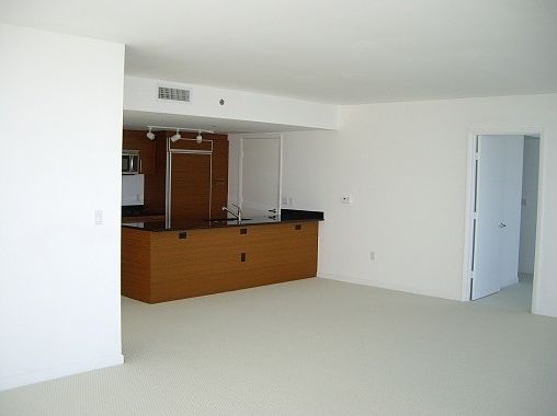 3rd image of 50 Biscayne Blvd #17O1