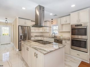 36 Big Spring Rd, Hamburg, NJ 07419