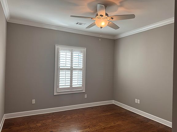 3rd image of 120 Stonecrest Dr