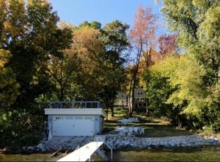 W284N3266 Lakeside Rd, Pewaukee, WI 53072