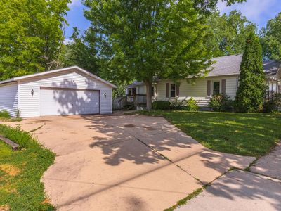 1109 S Oak St, Bloomington, IL, 61701