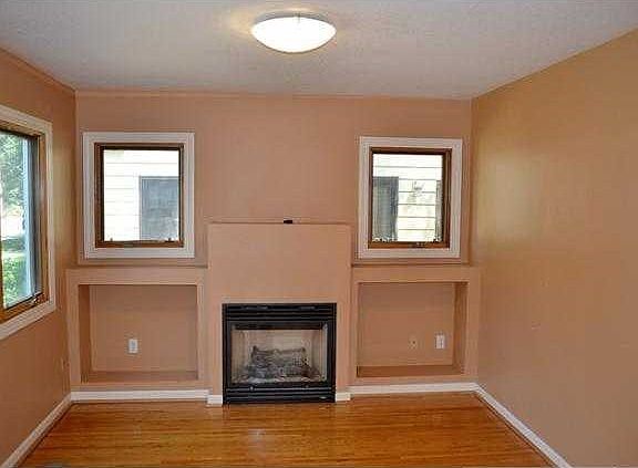3rd image of 1326 Eleanor Ave