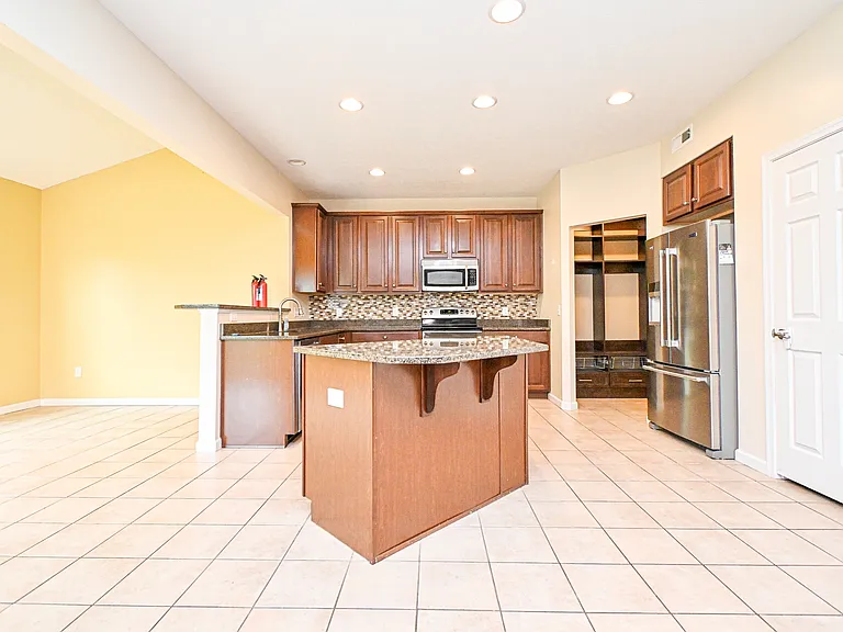 8453 Forest Valley Dr — Photo 10