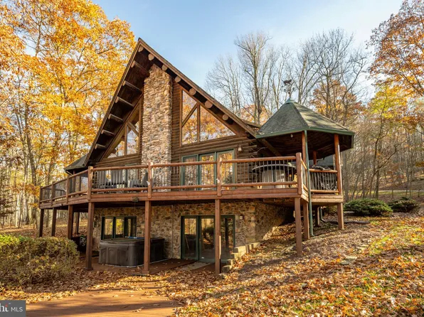 335 Mountainview Dr, Oakland, MD 21550