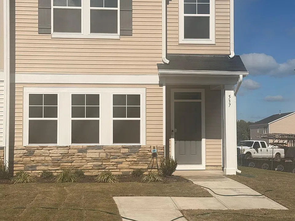 537 Venetian Dr #158